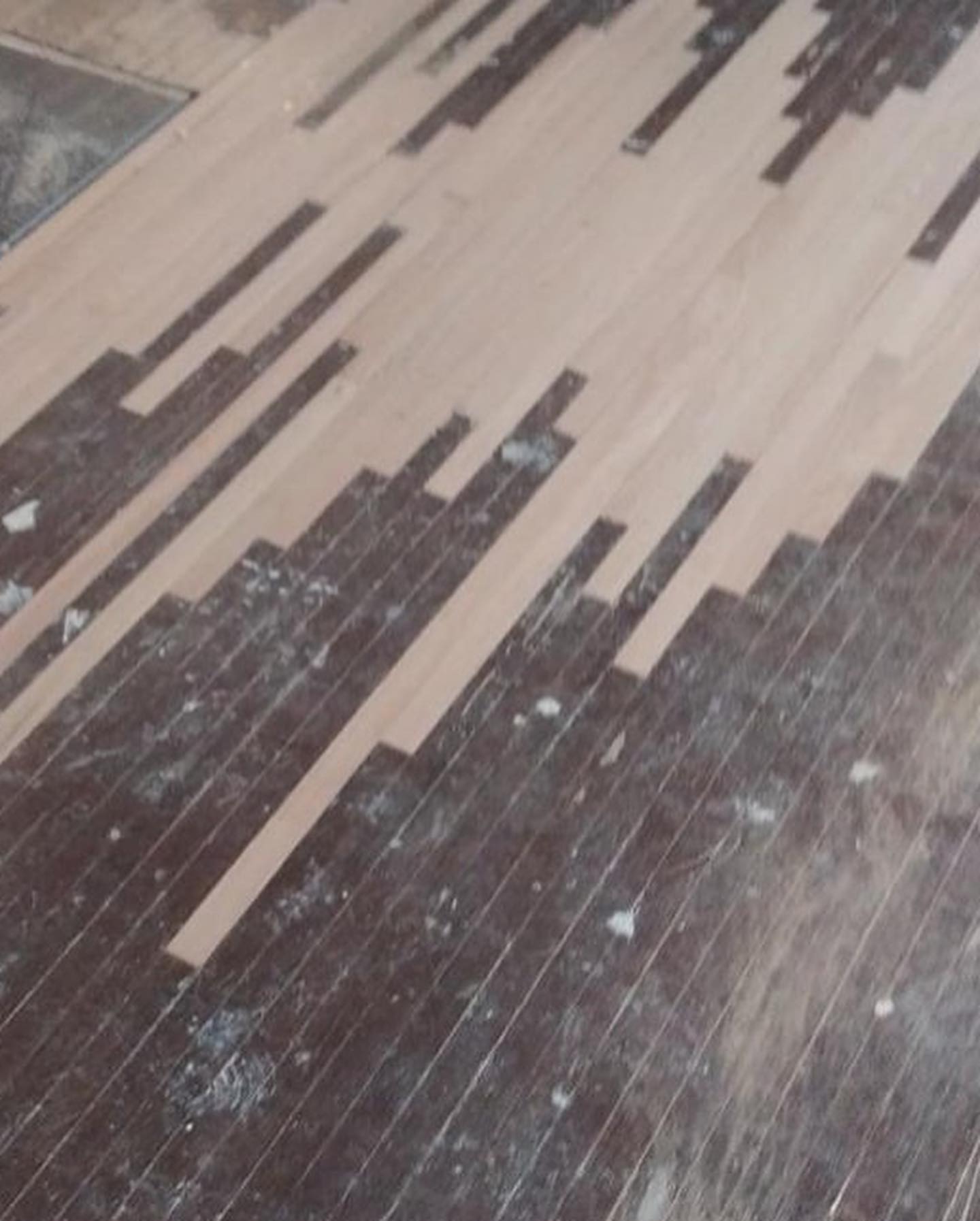 Threaded hardwood flooring